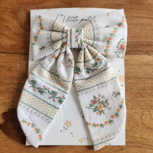 Hair Bow- Dainty Vines