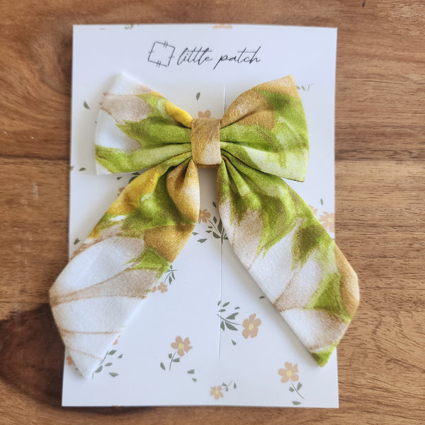Small Hair Bow- Daisy